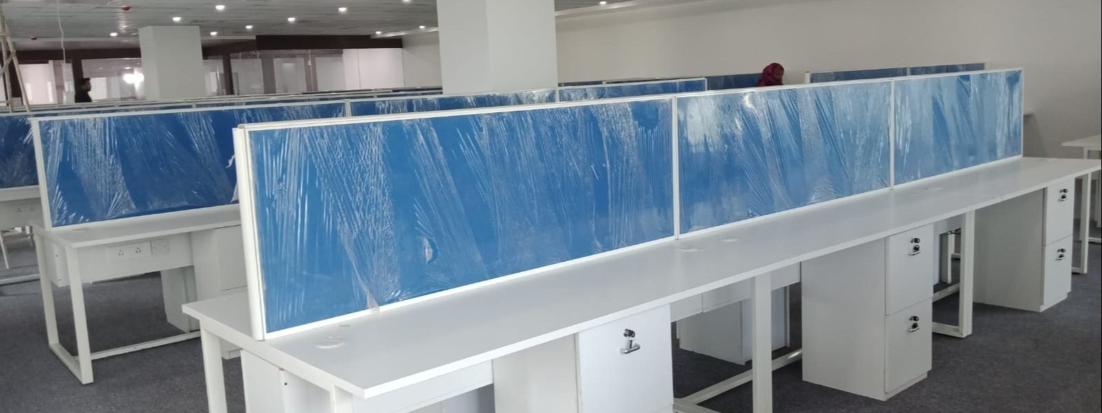 rectangular 6 seater workstation